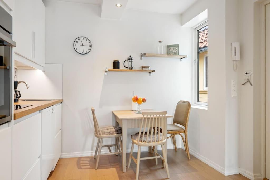 Apt. Neighbor To Unesco Bryggen! Apartment